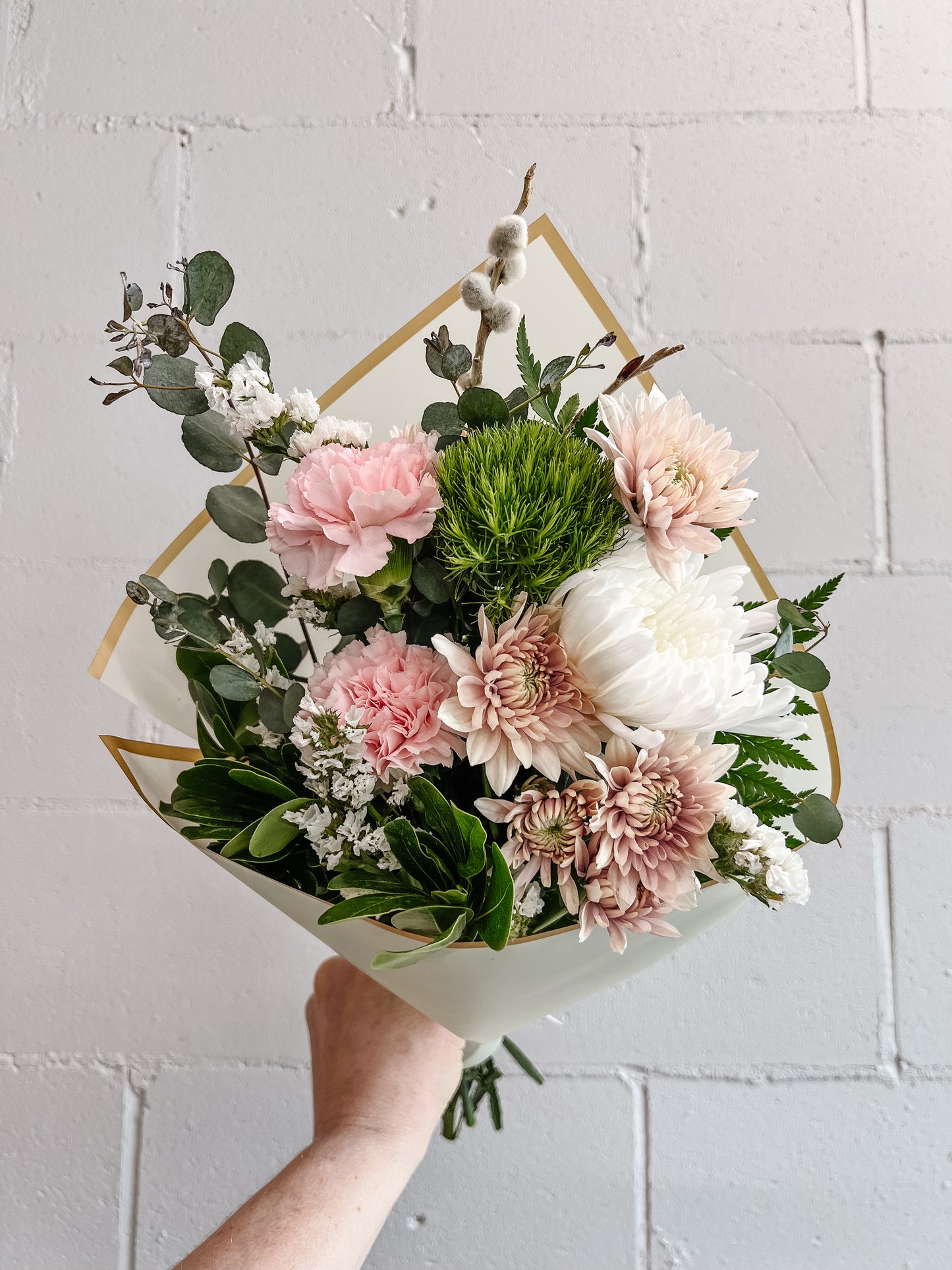 Handtied Bouquet  (no vase)