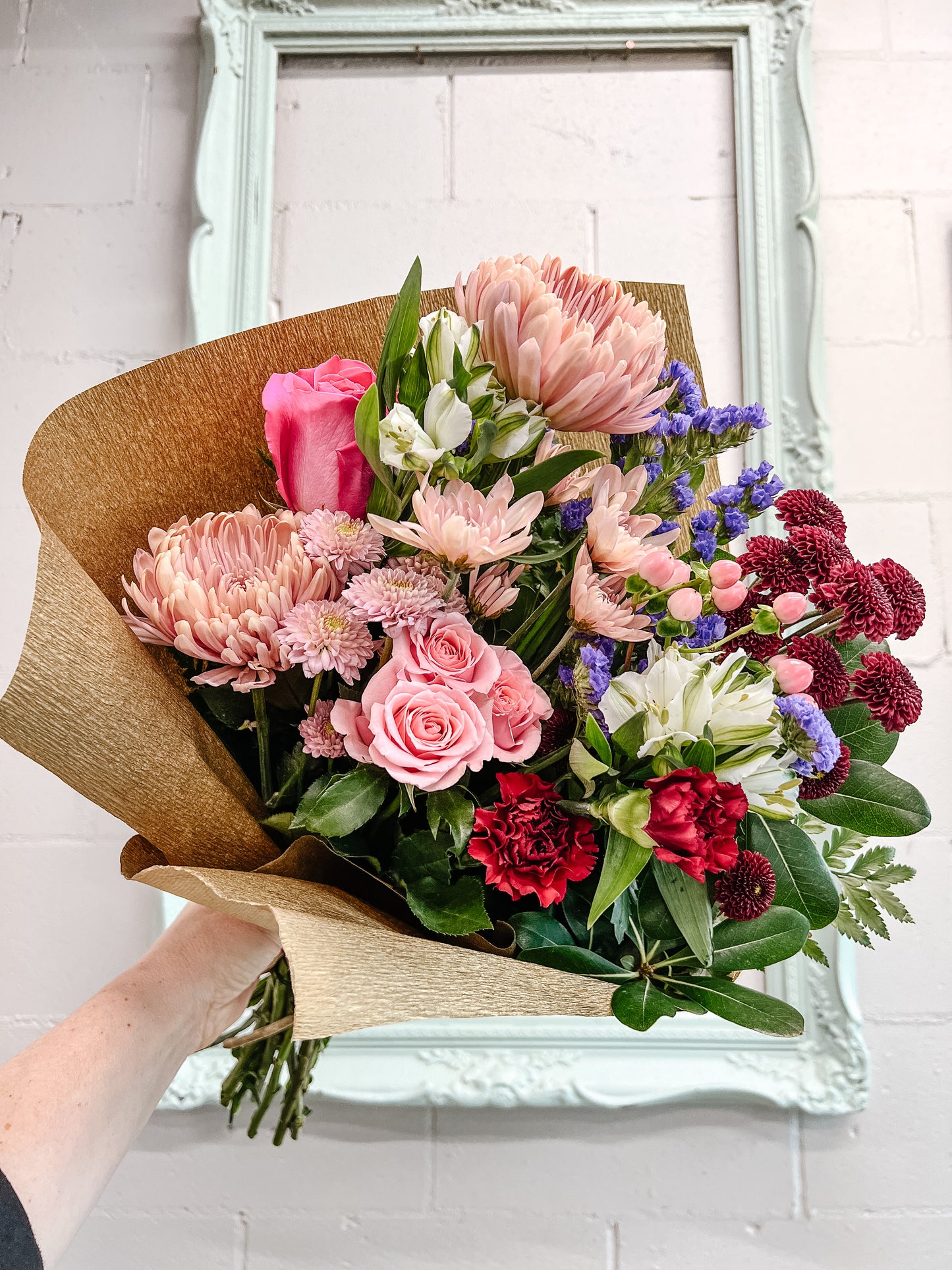 Handtied Bouquet  (no vase)