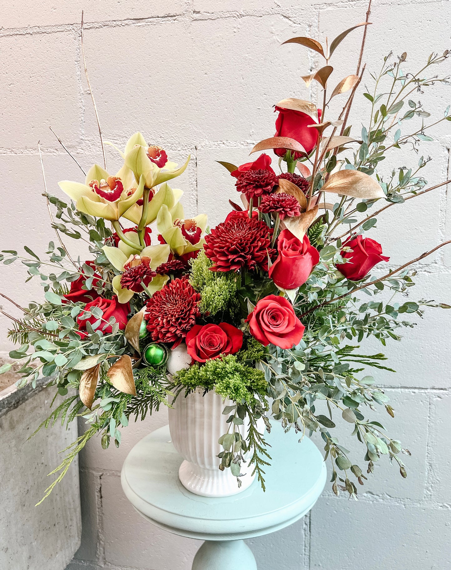 Merry Elegant & Pedestal