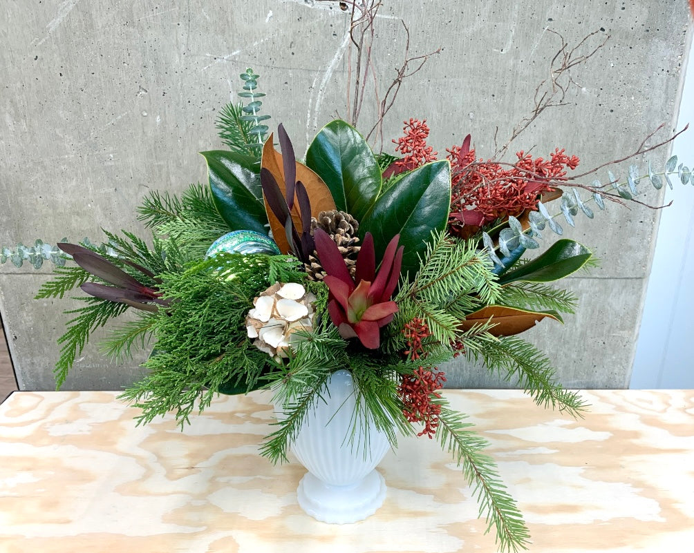 Merry Elegant & Pedestal